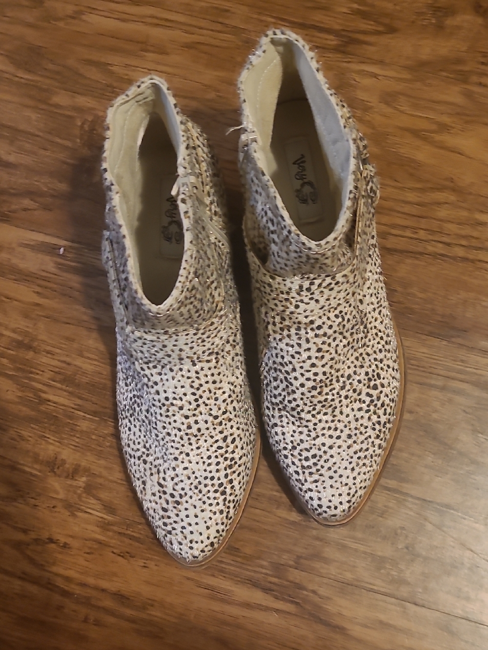 Very G booties NWOT